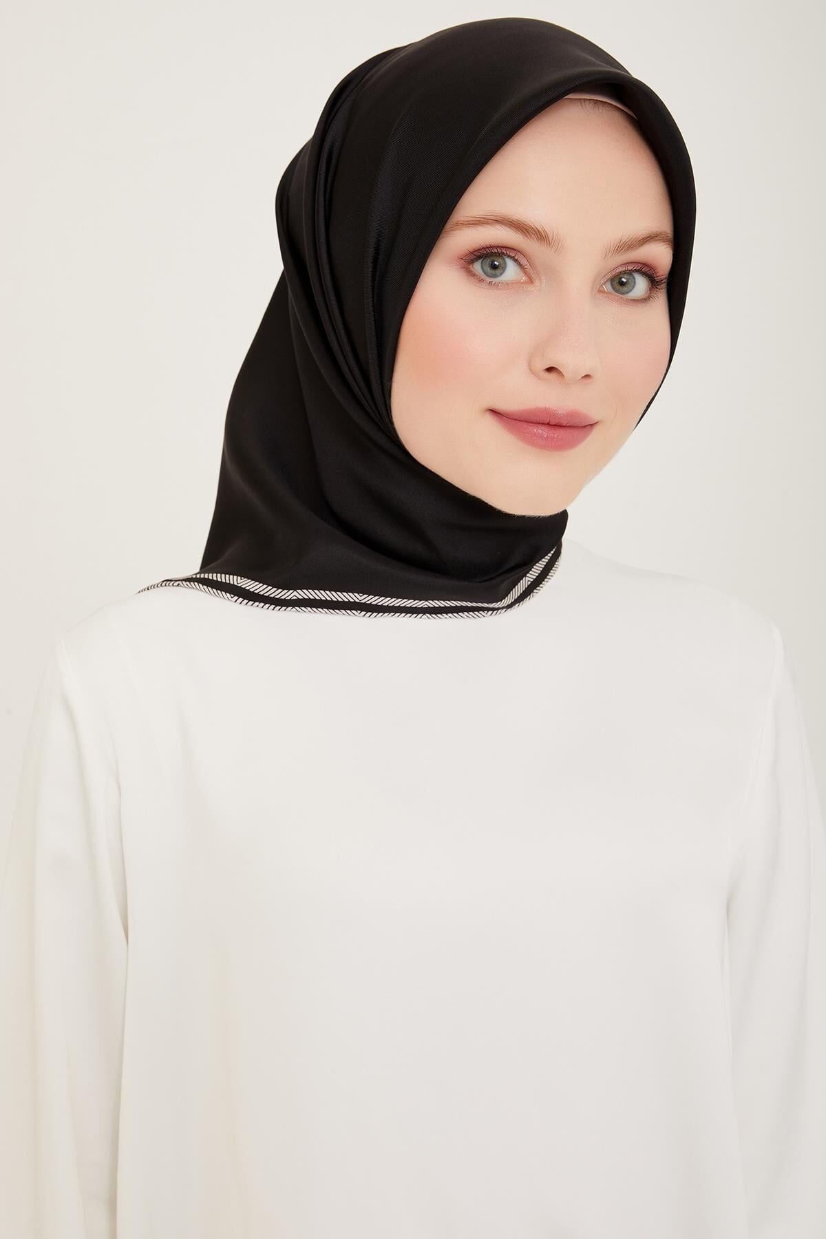 Belli Twill İpek Eşarp 4009-11